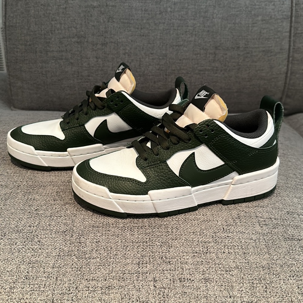 Nike dark green womens Dunk Low disrupt sneakers. Worn twice. Size 7 1/2 US